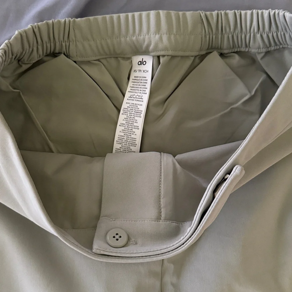 LIKE NEW ALO High Speed Mini Skirt, Limestone, size XS